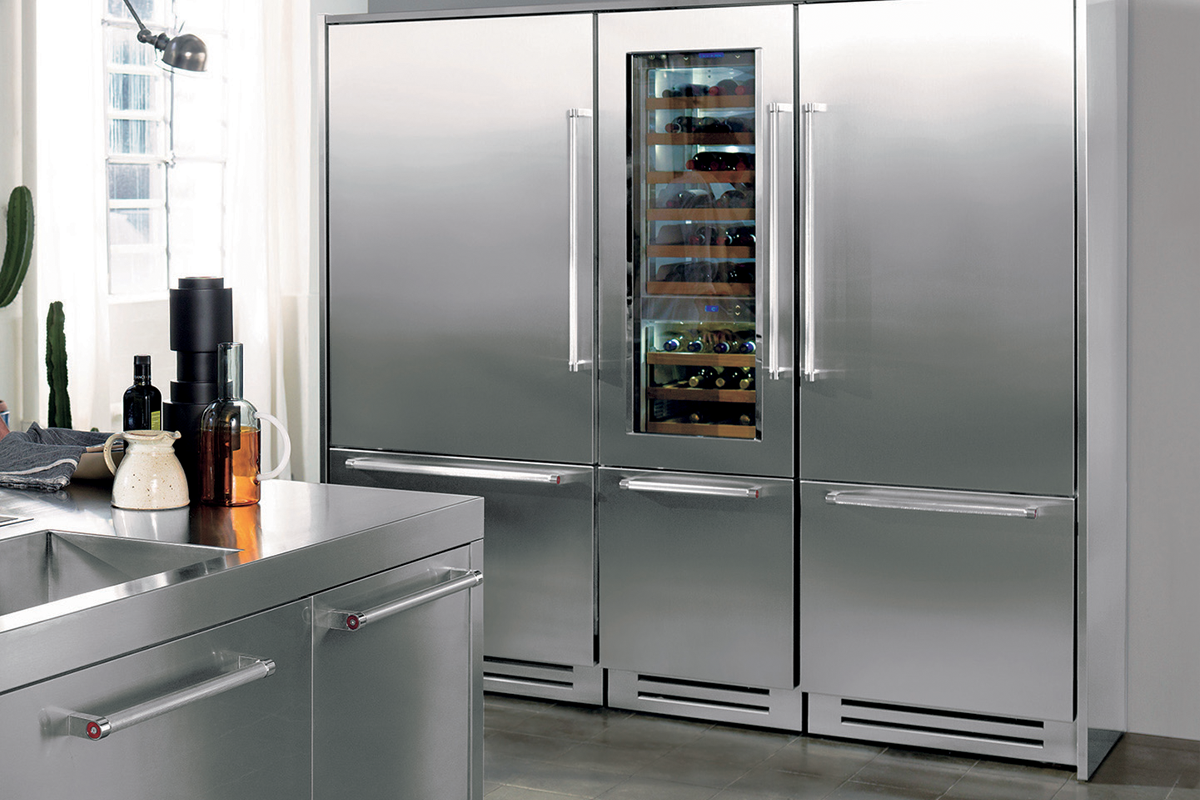 Сайт холодильник. Холодильник Meneghini la Cambusa. Холодильник Meneghini la Cambusa - 41 000 долларов. Олодильник Side-by-Side Smeg fq60x. Холодильник (Side-by-Side) Whirlpool wq9 u1gx.