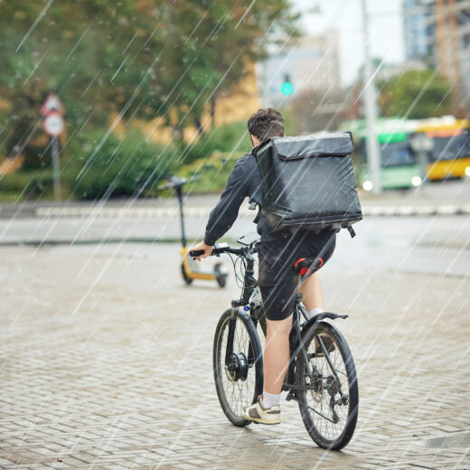 rider pioggia Bologna allagata