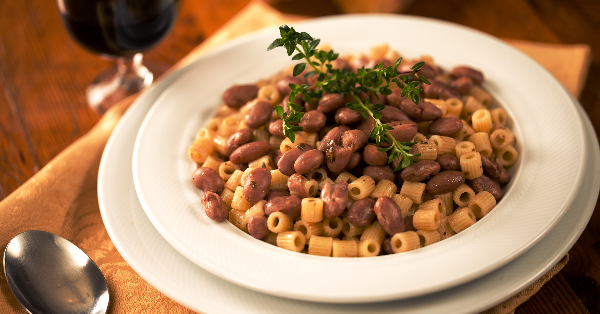 Ricette vegane della tradizione Pasta e fagioli - foto di Carpe89 da Getty Images